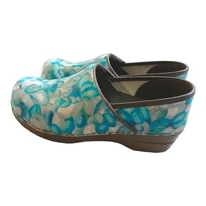 Sanita Women's Original Professional Alexia Clog Blue Floral Size 10